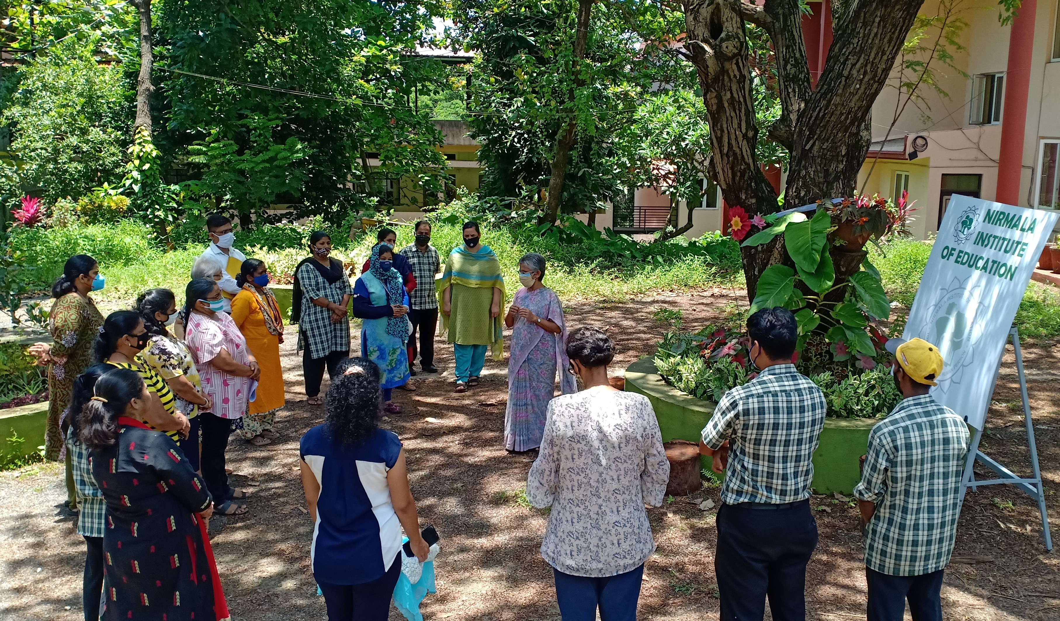 FACULTY AND NON-TEACHING STAFF FACULTY AND NON-TEACHING STAFF